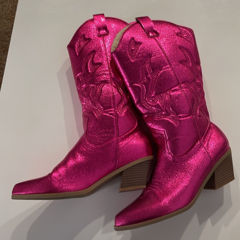 Pink sparkly cowboy boots. Size 10
